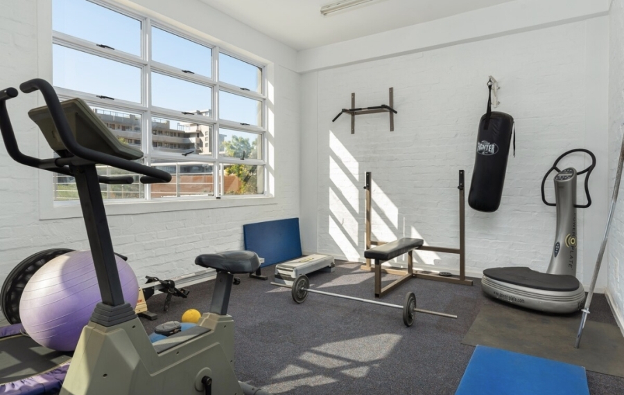 To Let 1 Bedroom Property for Rent in Green Point Western Cape